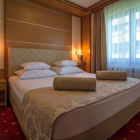 Hotel Cezar 바냐루카 외부 사진