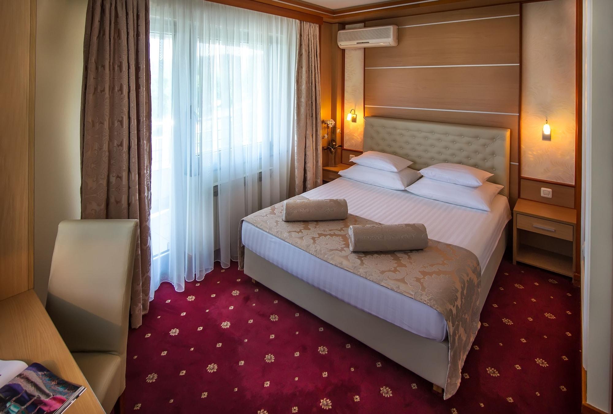 Hotel Cezar 바냐루카 외부 사진