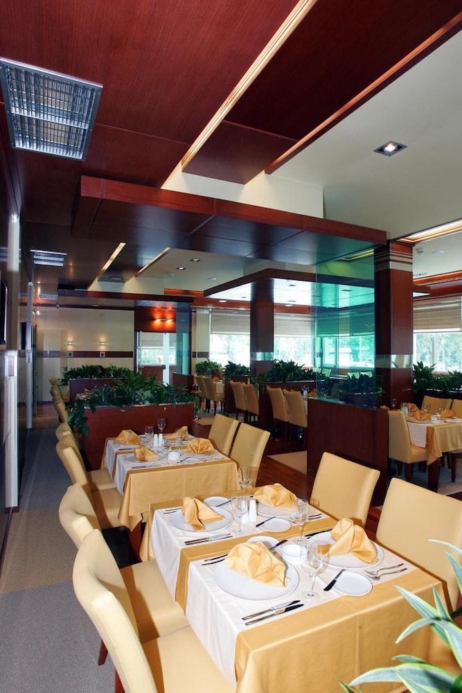 Hotel Cezar 바냐루카 외부 사진