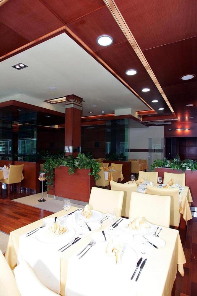 Hotel Cezar 바냐루카 외부 사진