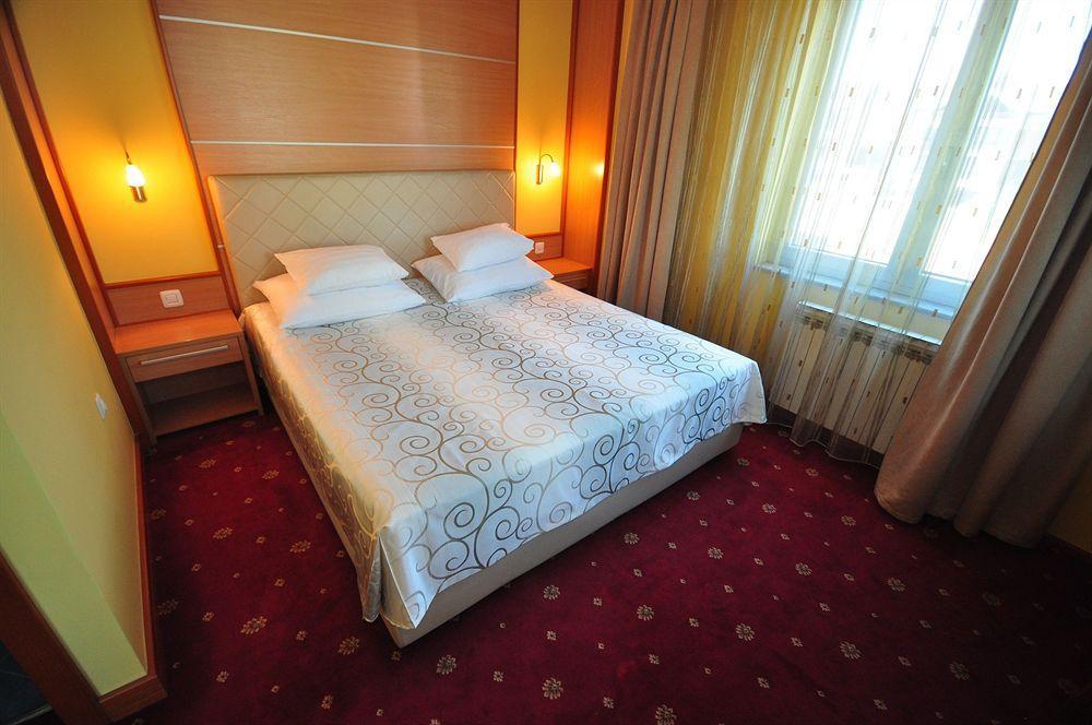 Hotel Cezar 바냐루카 외부 사진