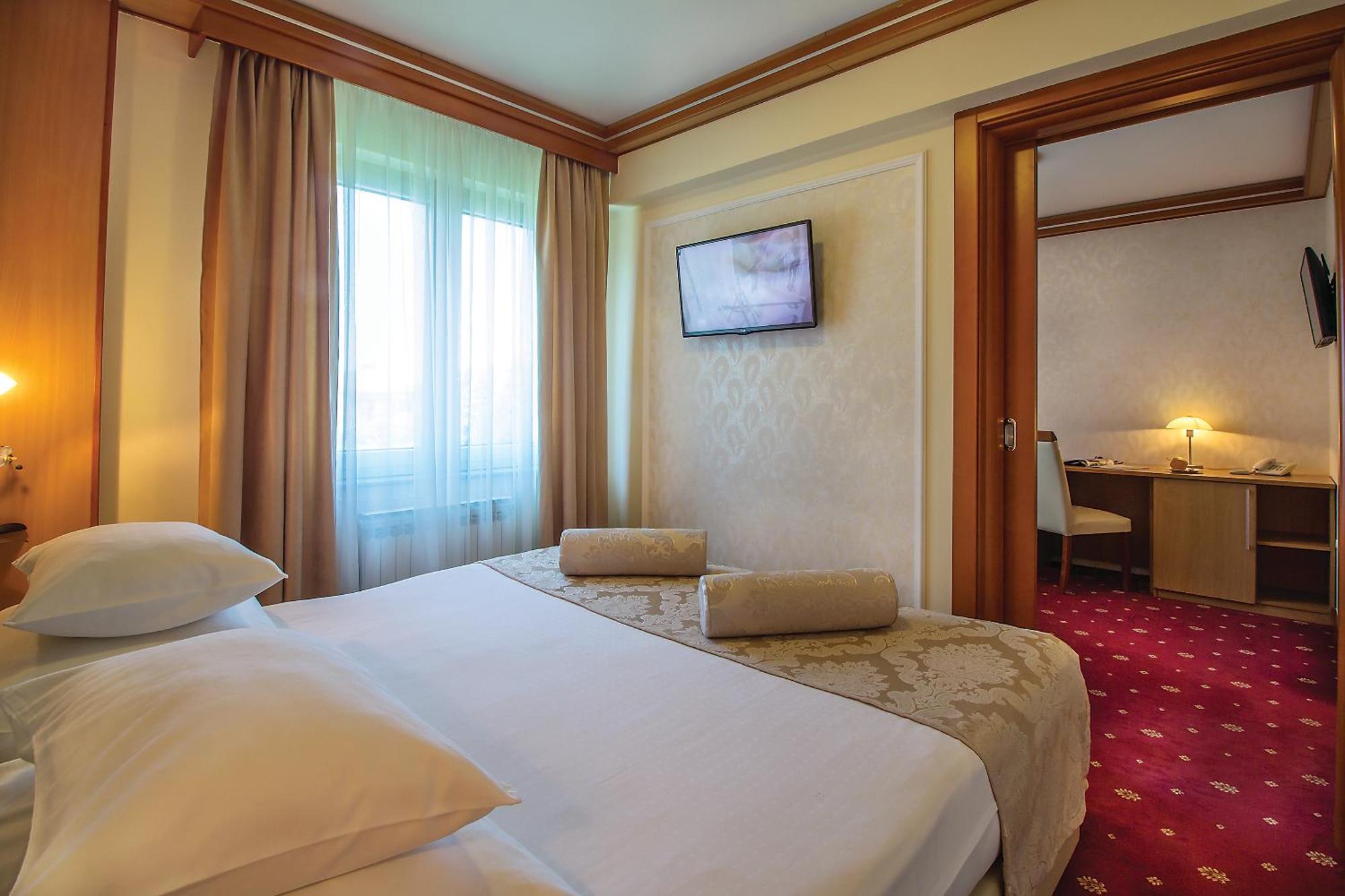 Hotel Cezar 바냐루카 외부 사진