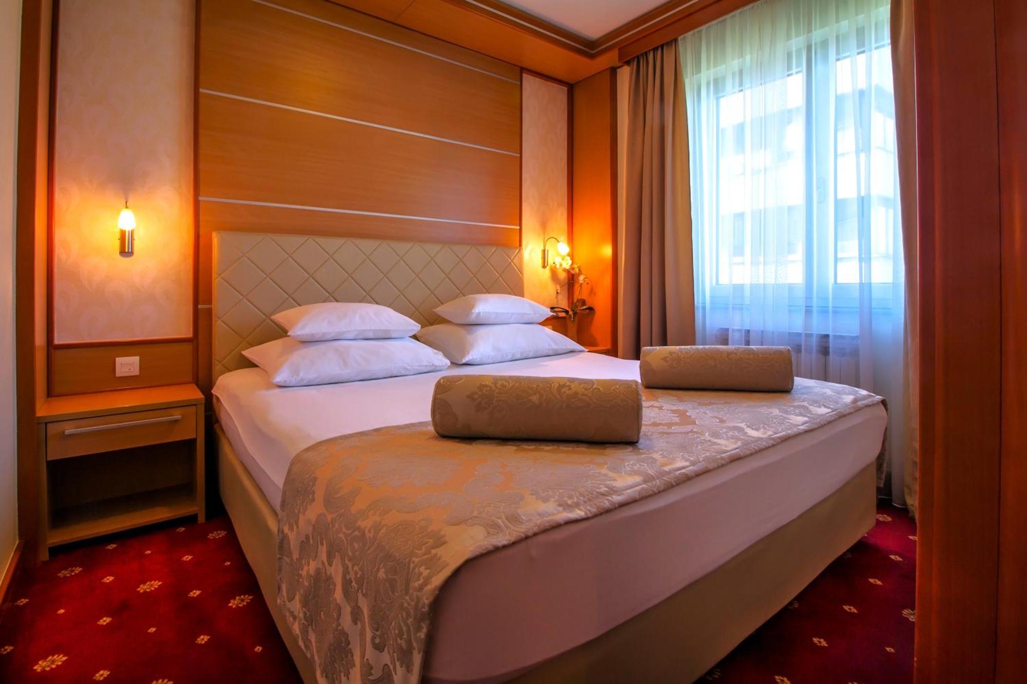 Hotel Cezar 바냐루카 외부 사진