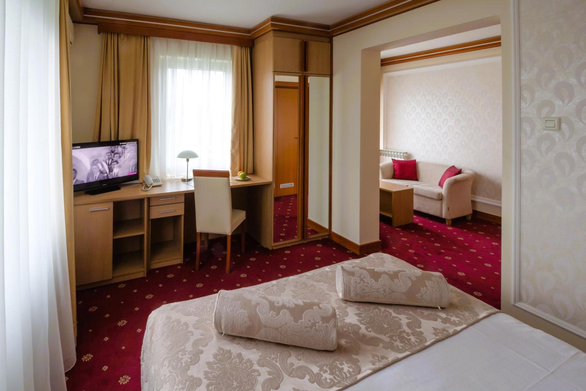 Hotel Cezar 바냐루카 외부 사진